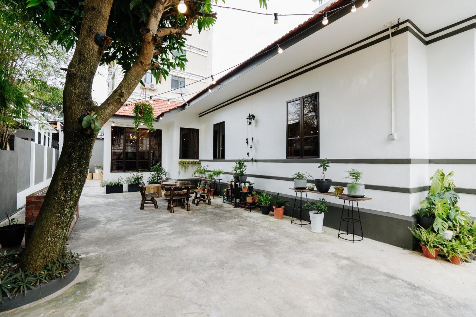 Wang's BnB 4 Bedrooms Villa George Town Buitenkant foto