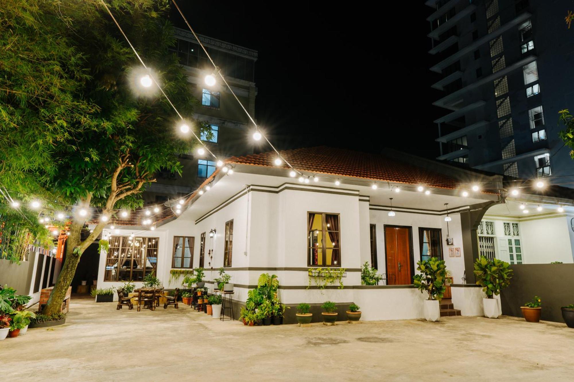 Wang's BnB 4 Bedrooms Villa George Town Buitenkant foto